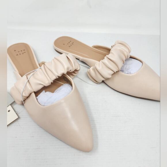 A New Day New Flats Loafers Slides Off White Comfortable Gifts Women's Size 10 - Picture 3 of 7